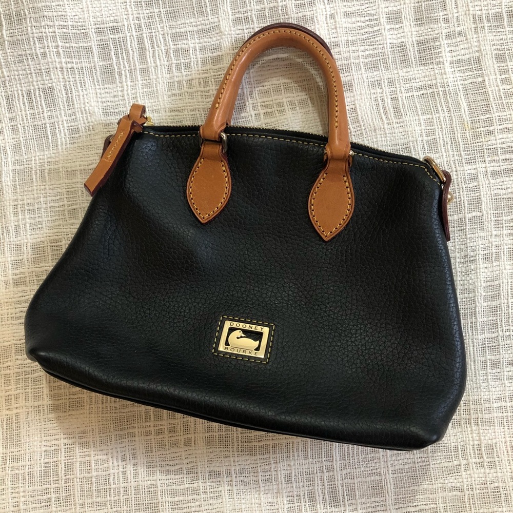 Small vintage Dooney and Bourke Purse